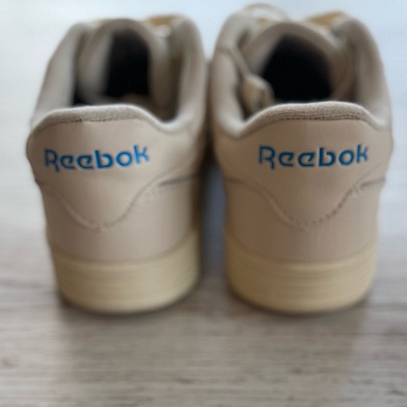 Reebok Classic Beige/Off White Baby Blue Sneakers Size 7 - Picture 6 of 7